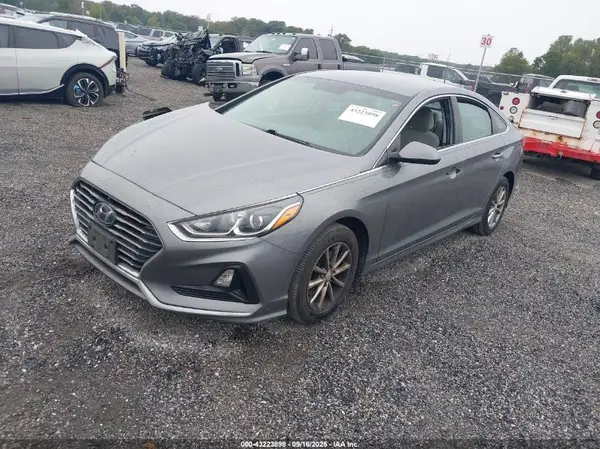 5NPE24AF2KH765467 2019 HYUNDAI SONATA - Image 2