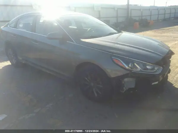 5NPE24AF2KH769681 2019 HYUNDAI SONATA - Image 1