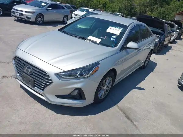 5NPE24AF2KH770944 2019 HYUNDAI SONATA - Image 2