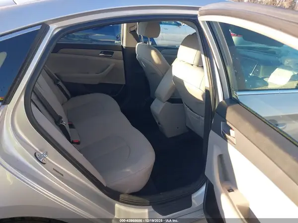 5NPE24AF2KH788649 2019 HYUNDAI SONATA - Image 8