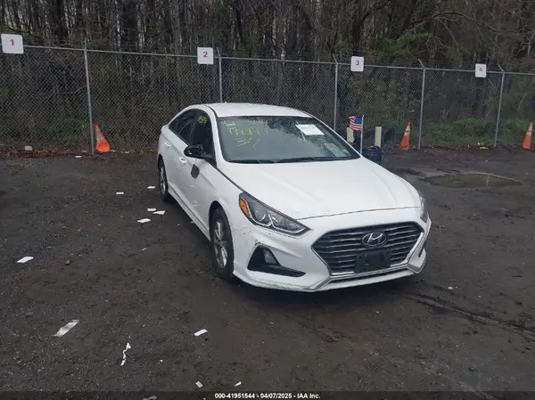 5NPE24AF2KH788733 2019 HYUNDAI SONATA - Image 1