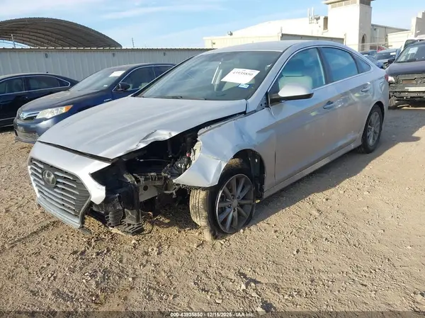 5NPE24AF2KH800606 2019 HYUNDAI SONATA - Image 2
