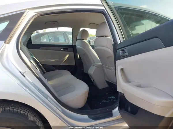 5NPE24AF2KH800606 2019 HYUNDAI SONATA - Image 8