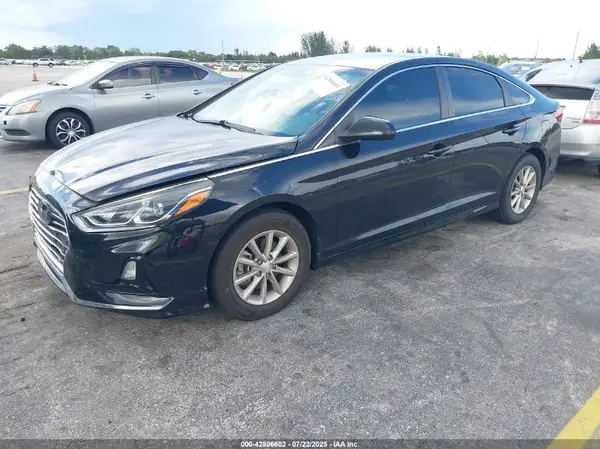 5NPE24AF2KH807457 2019 HYUNDAI SONATA - Image 2