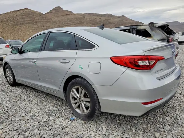 5NPE24AF3GH269911 2016 HYUNDAI SONATA - Image 2