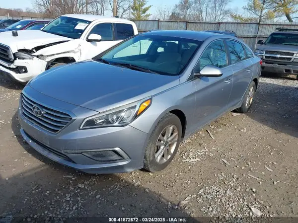 5NPE24AF3GH281976 2016 HYUNDAI SONATA - Image 2