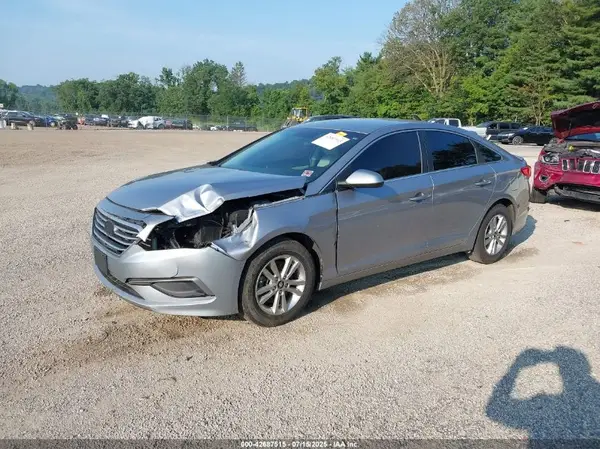 5NPE24AF3GH295439 2016 HYUNDAI SONATA - Image 2