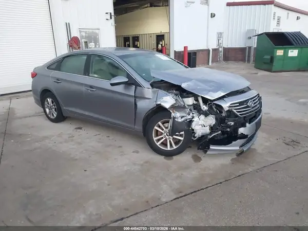 5NPE24AF3GH298924 2016 HYUNDAI SONATA - Image 1