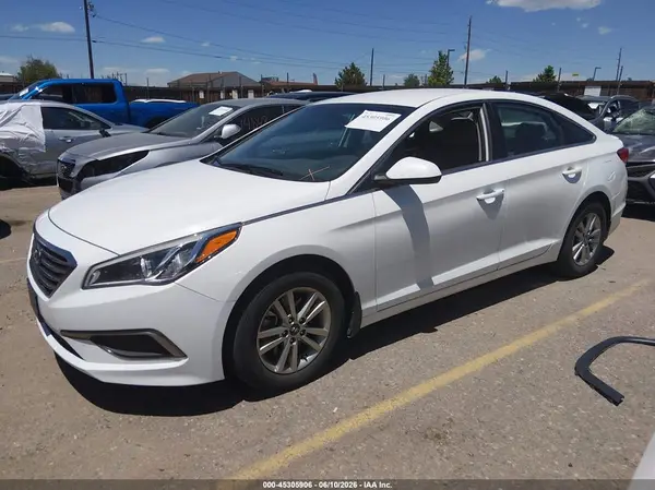 5NPE24AF3GH303233 2016 HYUNDAI SONATA - Image 2