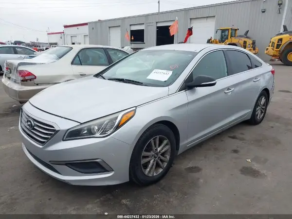 5NPE24AF3GH303622 2016 HYUNDAI SONATA - Image 2