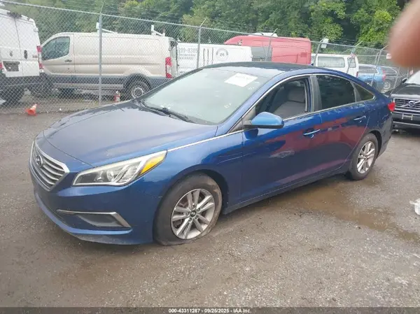5NPE24AF3GH305757 2016 HYUNDAI SONATA - Image 2