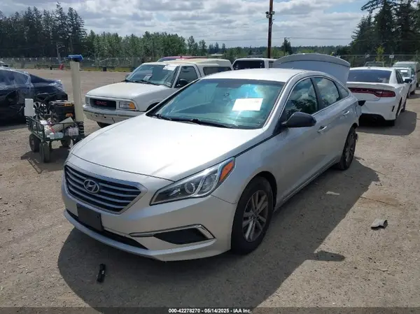 5NPE24AF3GH318525 2016 HYUNDAI SONATA - Image 2
