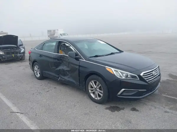 5NPE24AF3GH338189 2016 HYUNDAI SONATA - Image 1