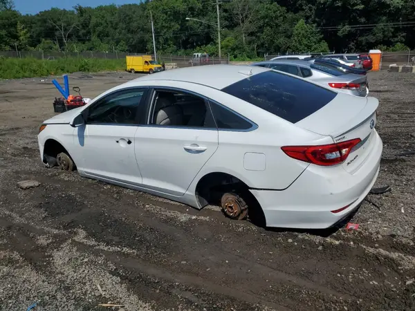 5NPE24AF3GH354702 2016 HYUNDAI SONATA - Image 2