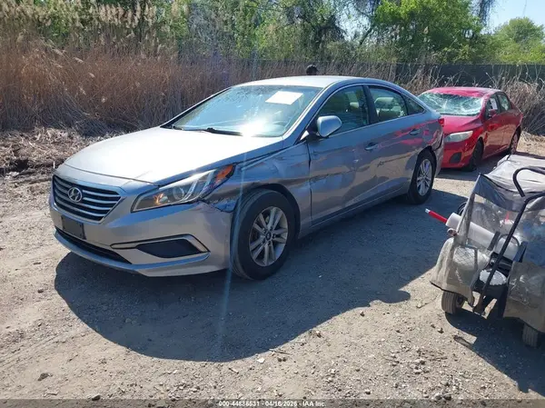 5NPE24AF3GH359608 2016 HYUNDAI SONATA - Image 2