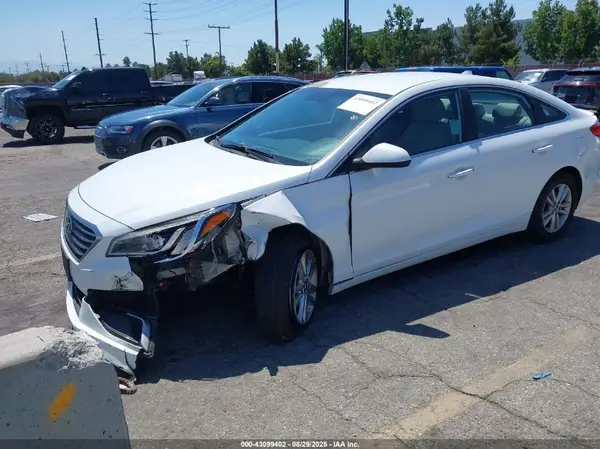 5NPE24AF3GH361195 2016 HYUNDAI SONATA - Image 2