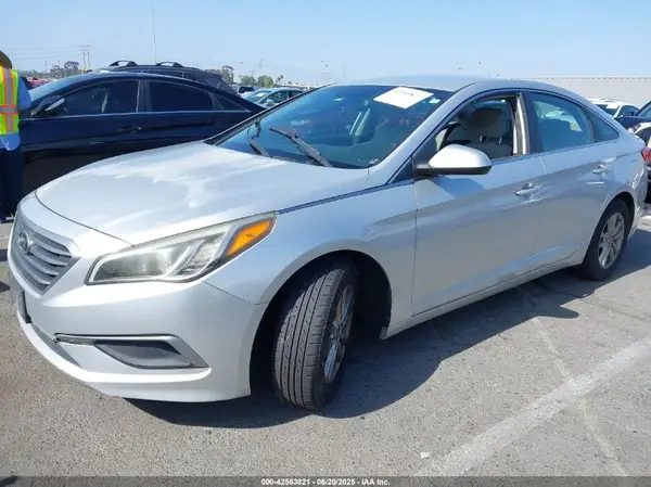 5NPE24AF3GH377056 2016 HYUNDAI SONATA - Image 2