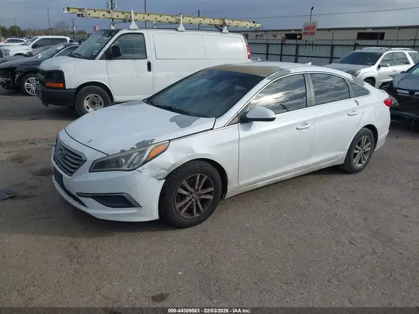 5NPE24AF3GH387621 2016 HYUNDAI SONATA - Image 2