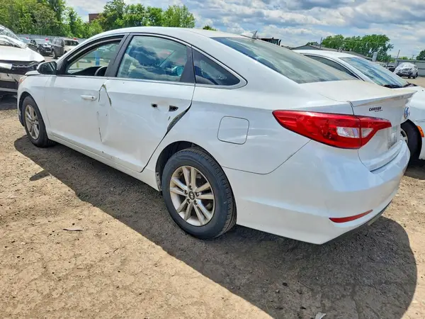 5NPE24AF3GH400724 2016 HYUNDAI SONATA - Image 2