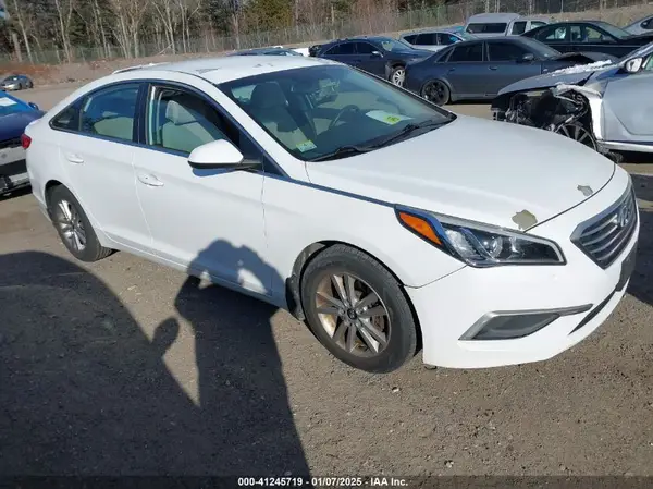 5NPE24AF3GH404613 2016 HYUNDAI SONATA - Image 1