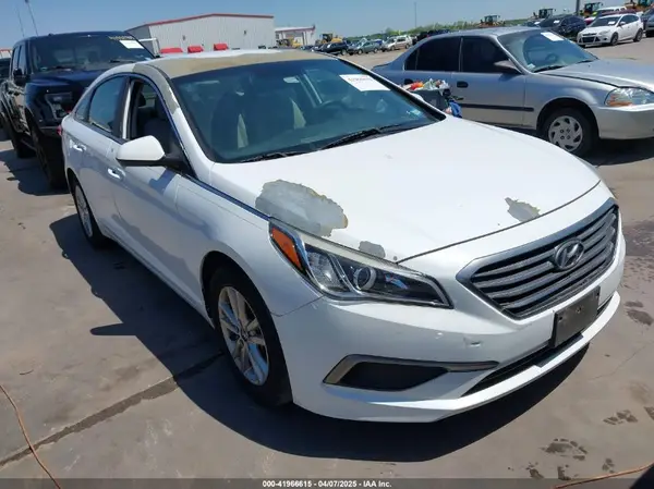 5NPE24AF3GH418933 2016 HYUNDAI SONATA - Image 1