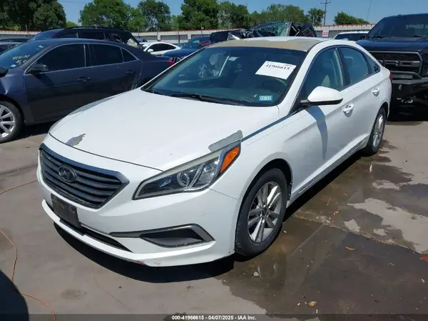 5NPE24AF3GH418933 2016 HYUNDAI SONATA - Image 2
