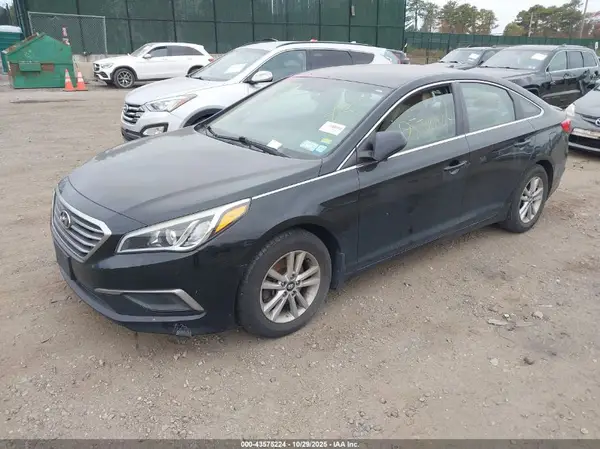 5NPE24AF3GH428118 2016 HYUNDAI SONATA - Image 2