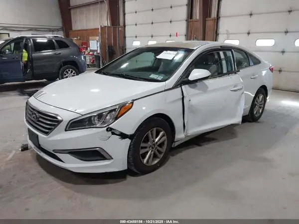 5NPE24AF3GH434985 2016 HYUNDAI SONATA - Image 2