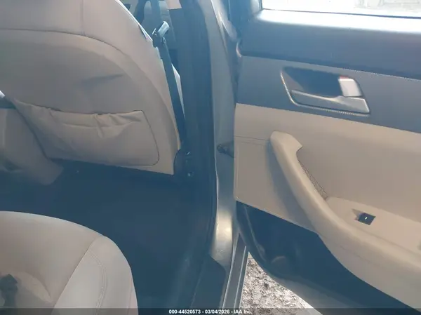 5NPE24AF3H8536806 2017 HYUNDAI SONATA - Image 8