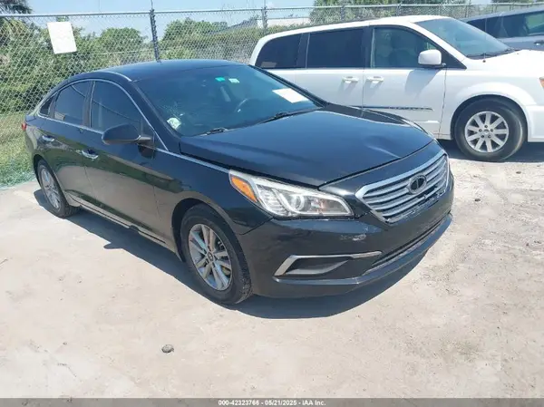 5NPE24AF3HH436835 2017 HYUNDAI SONATA - Image 1