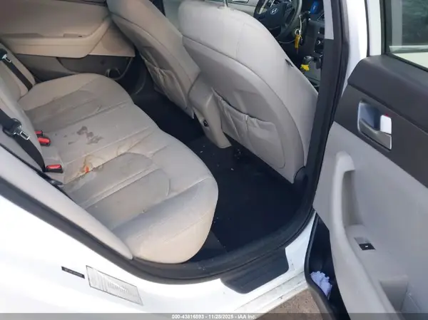 5NPE24AF3HH439976 2017 HYUNDAI SONATA - Image 8