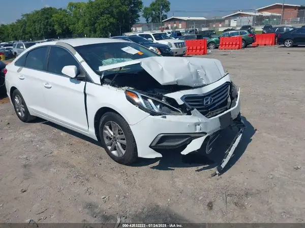5NPE24AF3HH446247 2017 HYUNDAI SONATA - Image 1