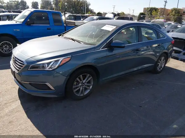 5NPE24AF3HH452761 2017 HYUNDAI SONATA - Image 2