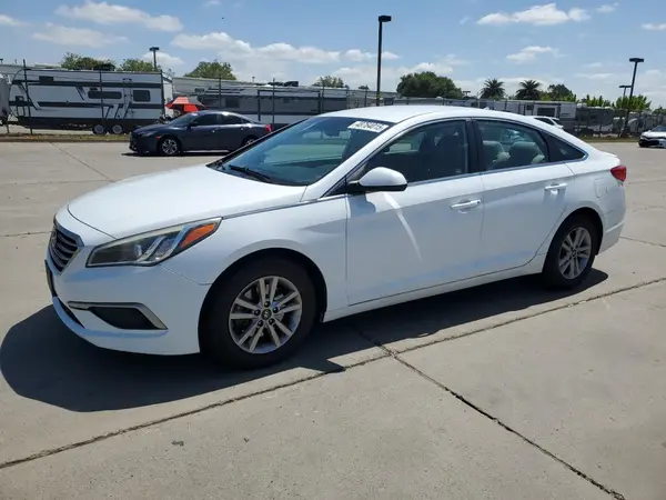 5NPE24AF3HH455210 2017 HYUNDAI SONATA - Image 1