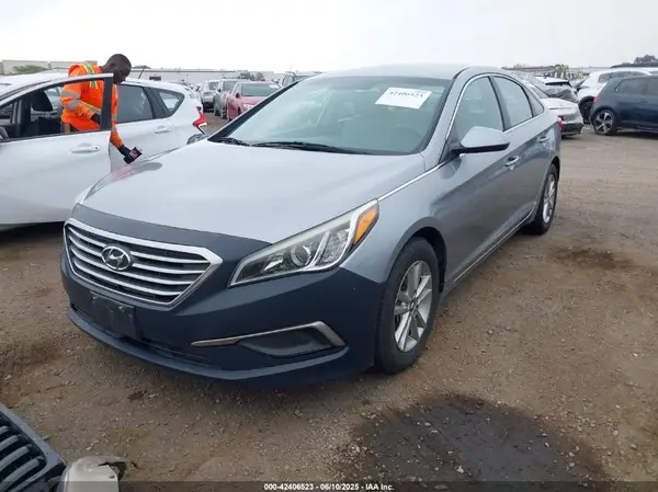 5NPE24AF3HH456213 2017 HYUNDAI SONATA - Image 2