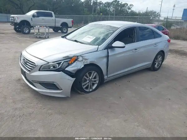 5NPE24AF3HH460617 2017 HYUNDAI SONATA - Image 2