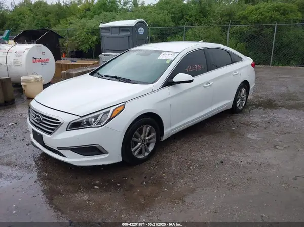 5NPE24AF3HH469432 2017 HYUNDAI SONATA - Image 2