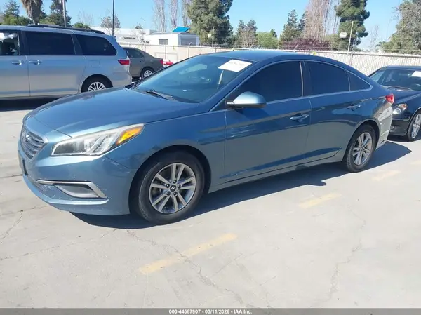 5NPE24AF3HH470211 2017 HYUNDAI SONATA - Image 2