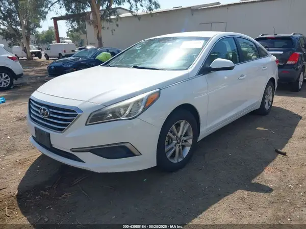 5NPE24AF3HH470239 2017 HYUNDAI SONATA - Image 2