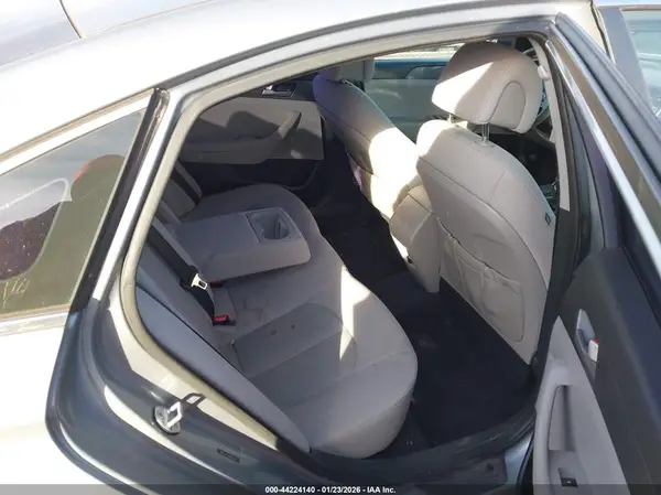 5NPE24AF3HH473271 2017 HYUNDAI SONATA - Image 8