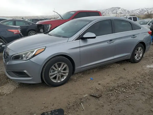 5NPE24AF3HH474646 2017 HYUNDAI SONATA - Image 1