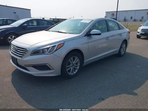 5NPE24AF3HH476879 2017 HYUNDAI SONATA - Image 2