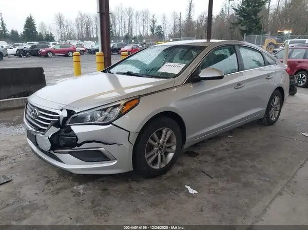 5NPE24AF3HH478213 2017 HYUNDAI SONATA - Image 2
