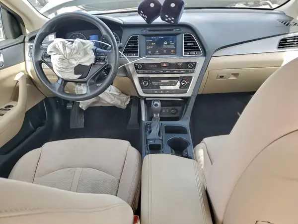 5NPE24AF3HH484738 2017 HYUNDAI SONATA - Image 8
