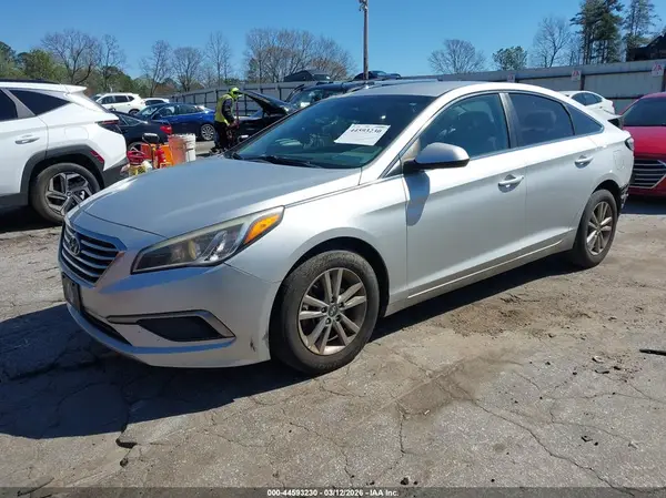 5NPE24AF3HH485002 2017 HYUNDAI SONATA - Image 2