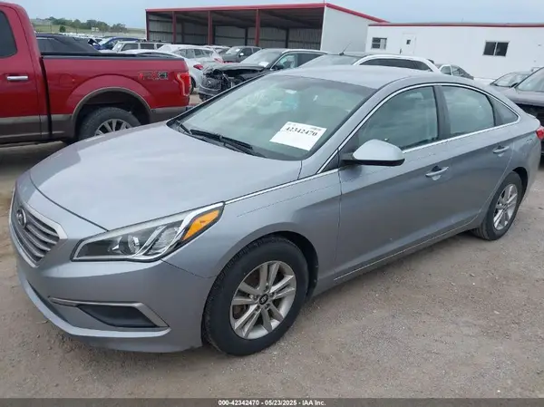 5NPE24AF3HH486067 2017 HYUNDAI SONATA - Image 2
