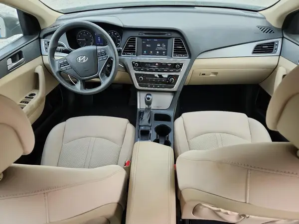 5NPE24AF3HH495500 2017 HYUNDAI SONATA - Image 8