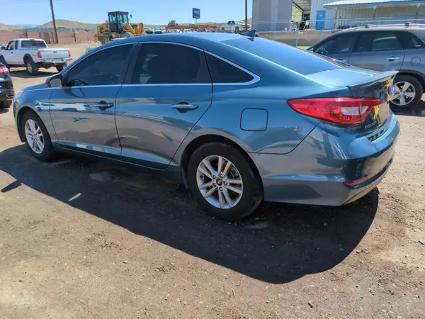 5NPE24AF3HH500078 2017 HYUNDAI SONATA - Image 2