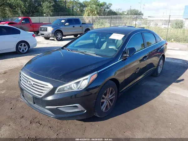 5NPE24AF3HH500310 2017 HYUNDAI SONATA - Image 2