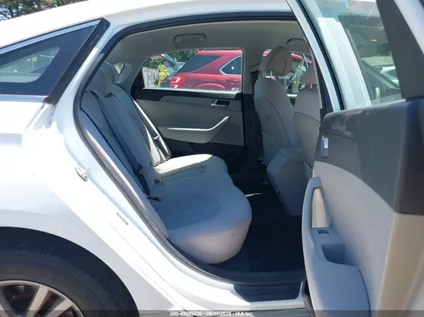 5NPE24AF3HH503840 2017 HYUNDAI SONATA - Image 8